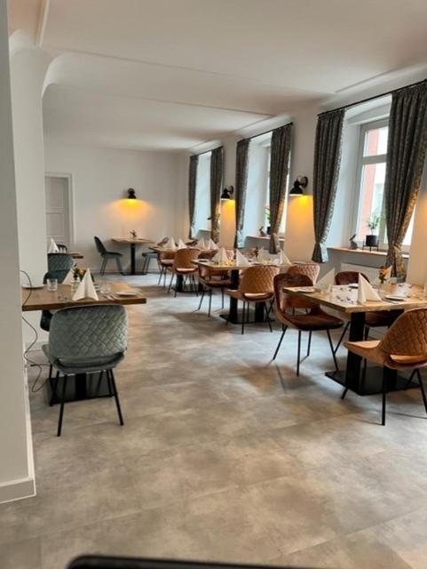 Hotel Rhodter Adler Rhodt unter Rietburg Exteriör bild